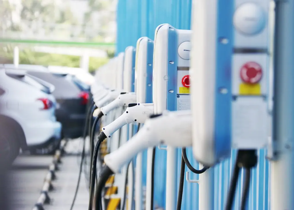 Toepassing van voertuigbevestigingstablet in de oplaadstapelindustrie