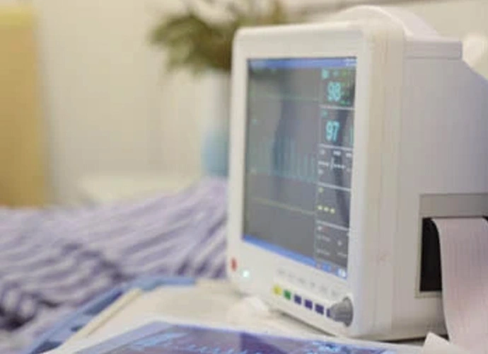 EM-T195 robuuste tablet-pc voor medische professionals helpt bij de papierloze mobiele redding
