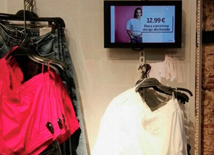 Smart Retail-Advertising-EM-PPC15R3 voor kledingmerken